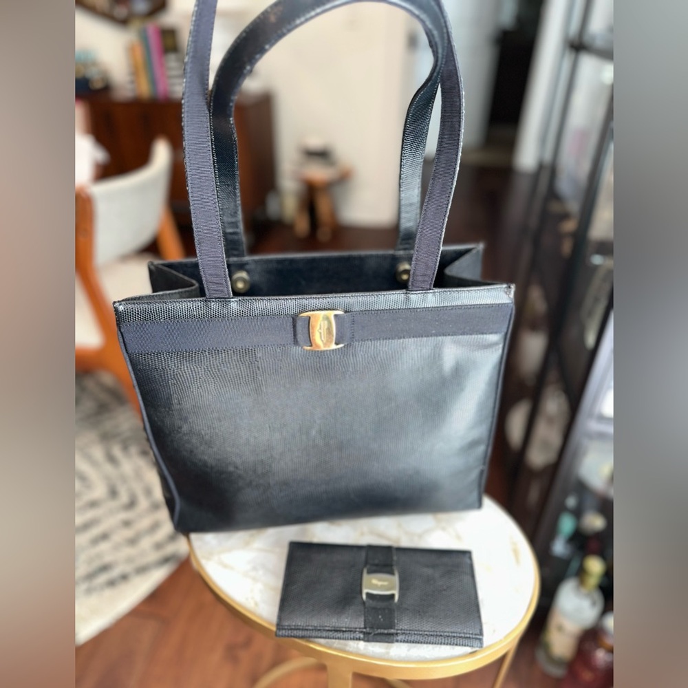 Salvatore Ferragamo Lizard Embossed Vara Bow Tote + Matching Wallet | 2 Pieces - Picture 2 of 16